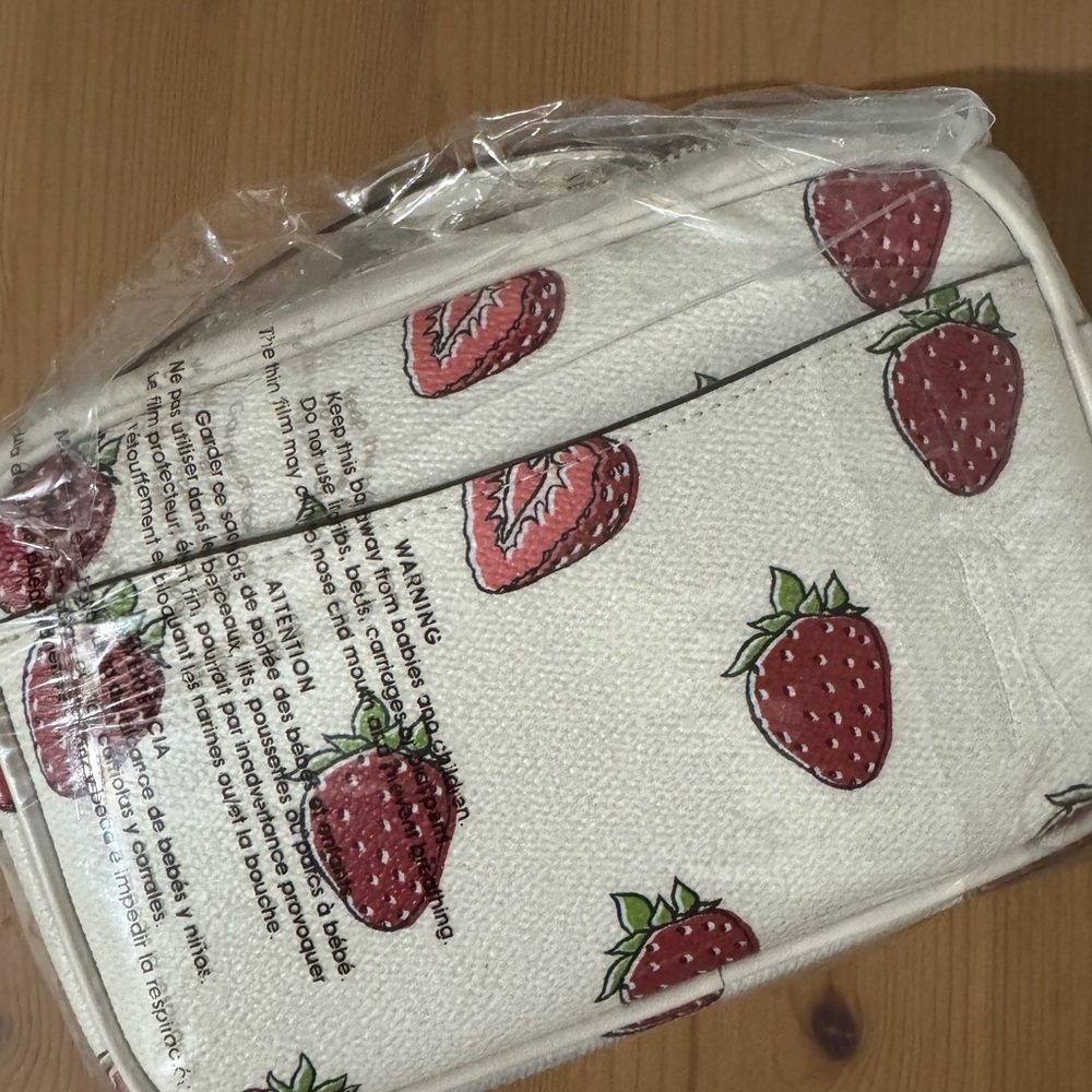 🍓Coach Mini Jamie Camera Bag With Strawberry Print - Picture 8 of 8